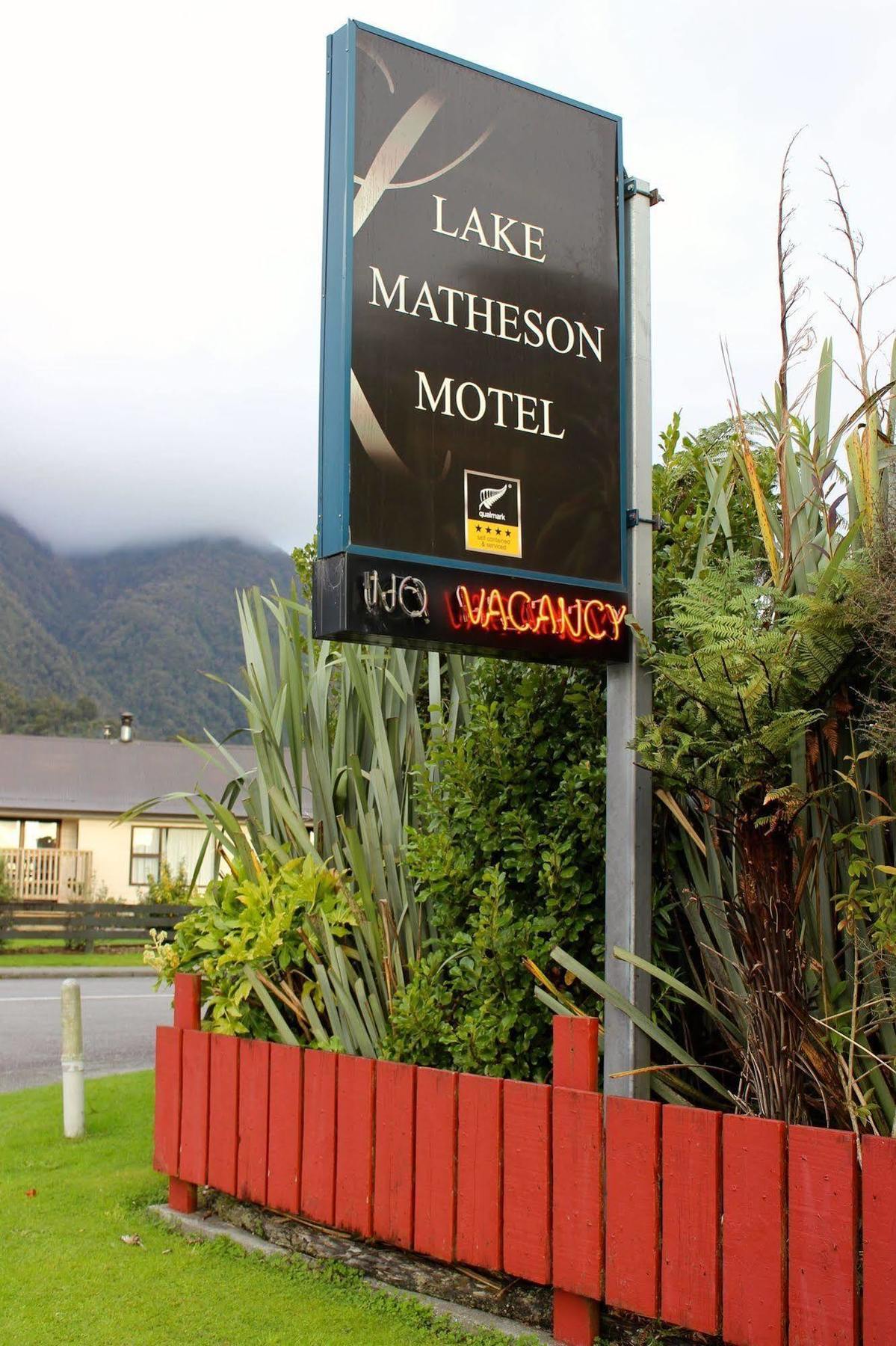Lake Matheson Motel Ледник Фокса Экстерьер фото