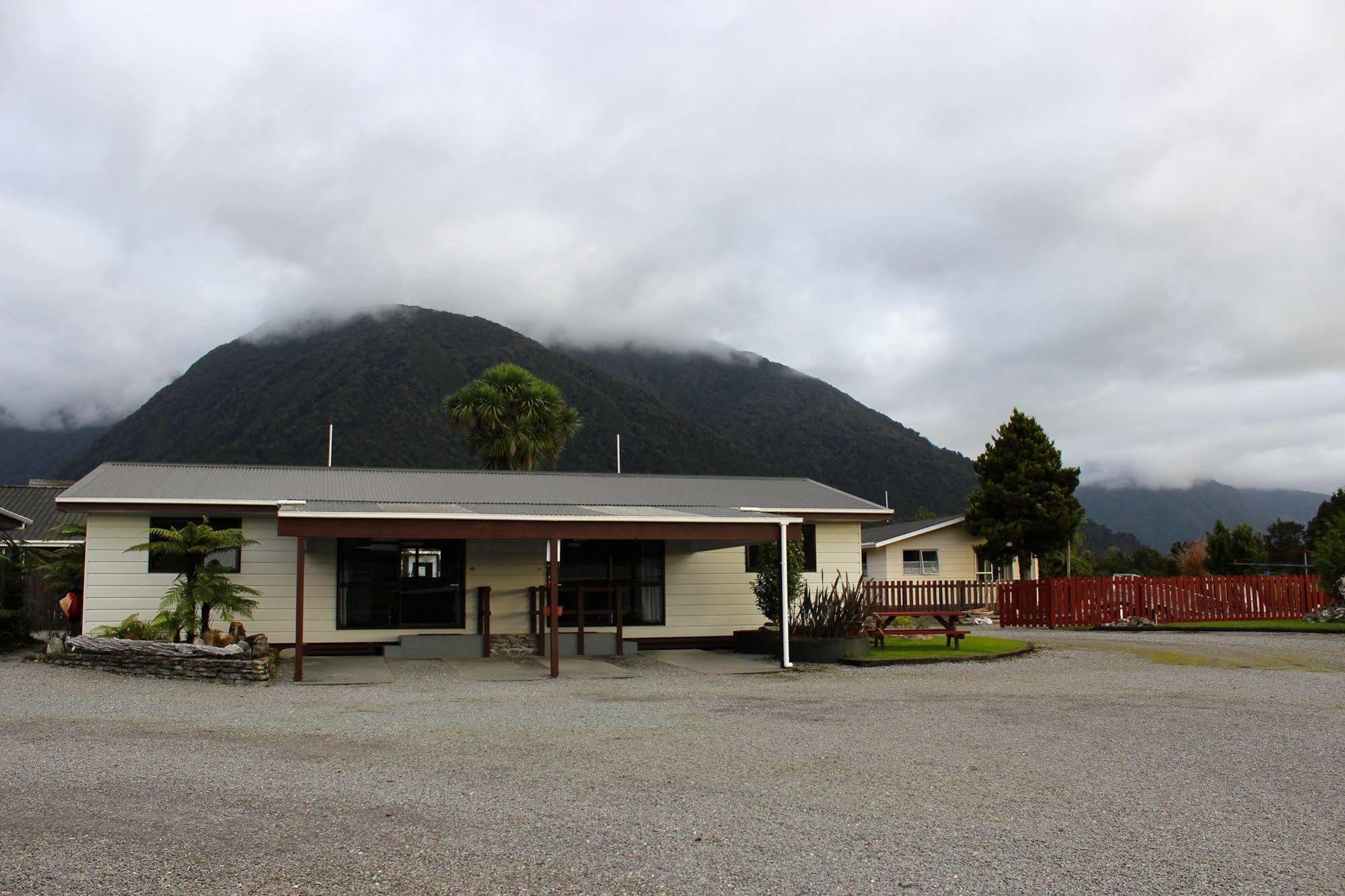 Lake Matheson Motel Ледник Фокса Экстерьер фото
